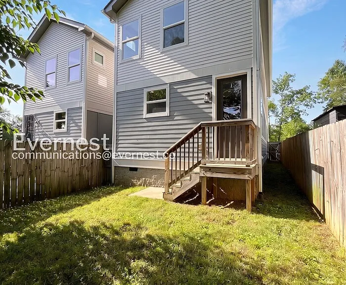 336 Queen Ave — Photo 30
