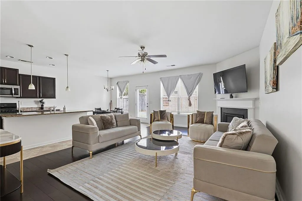 3 bed, 2.5 bath, 1970 sqft, $2,700 — Photo 4