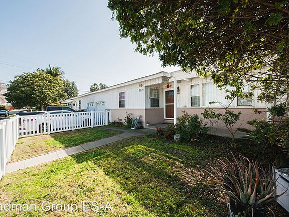 3rd image of 804 Crenshaw Blvd