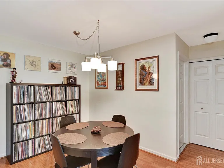 54 Lear Ct — Photo 10
