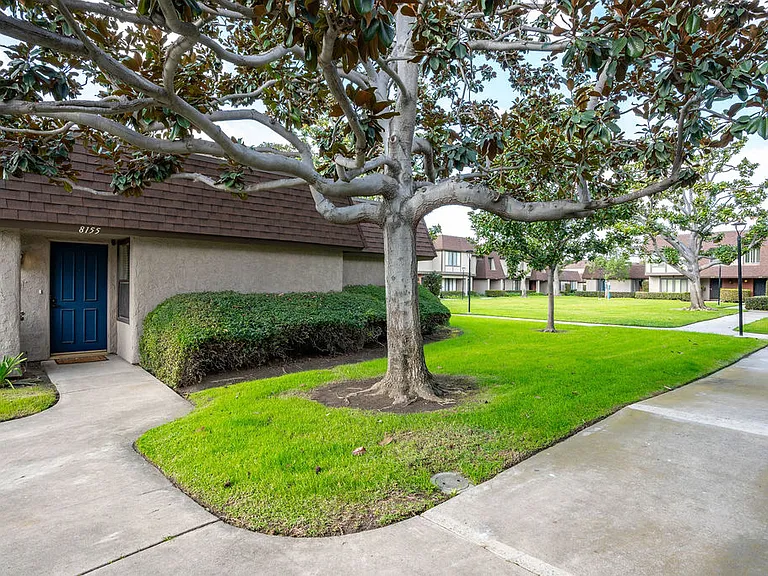 8155 Carmel Dr — Photo 41