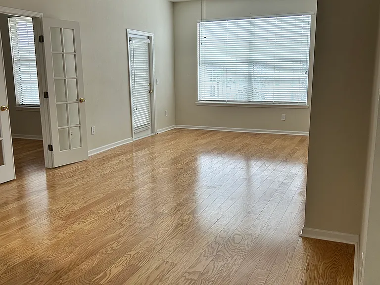 7801 Point Meadows Dr — Photo 26
