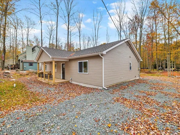 120 Chitimacha Dr, Pocono Lake, PA 18347