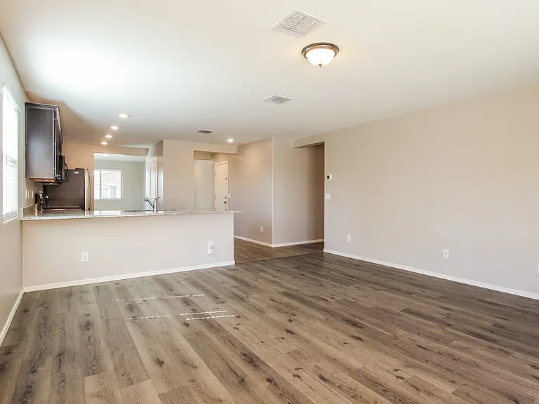 25422 W La Mont Ave — Photo 4