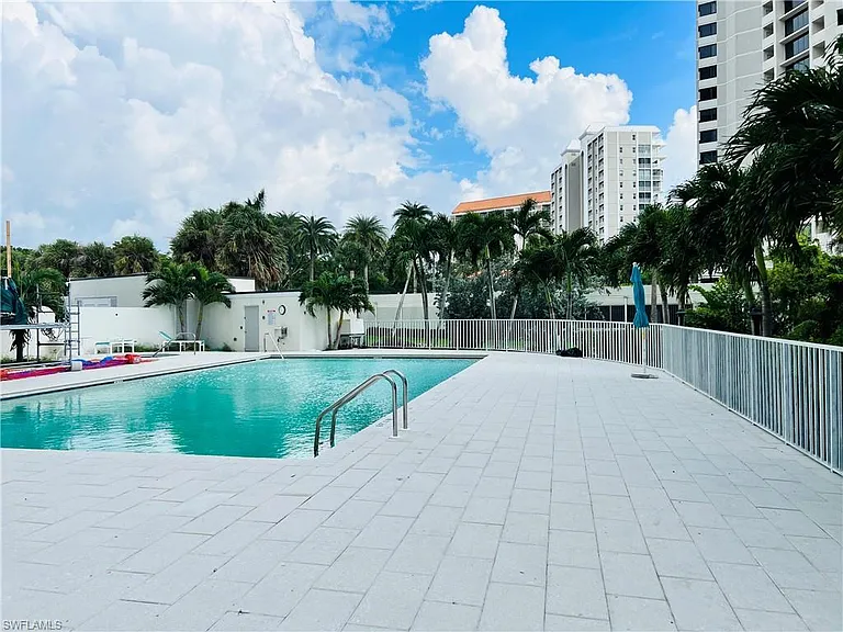 5550 Heron Point Dr #704 — Photo 25