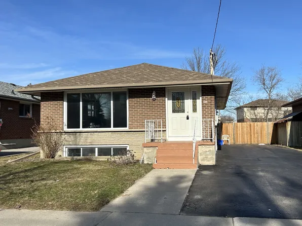 125 Cabot St, Oshawa, ON L1J 5R8