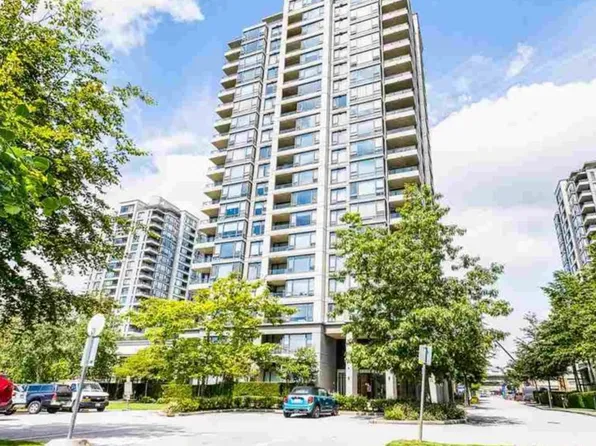 4178 Dawson St #2102, Burnaby, BC V5C 0A1
