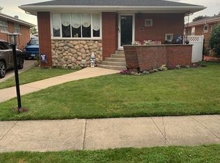 8906 S Francisco Ave, Evergreen Park, IL