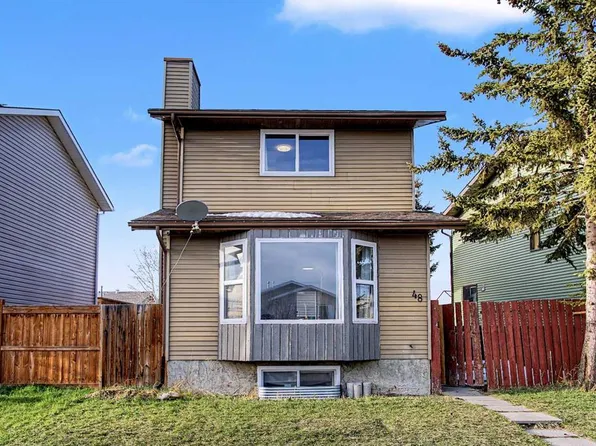 48 S Whitworth Way NE, Calgary, AB T1Y 6A8