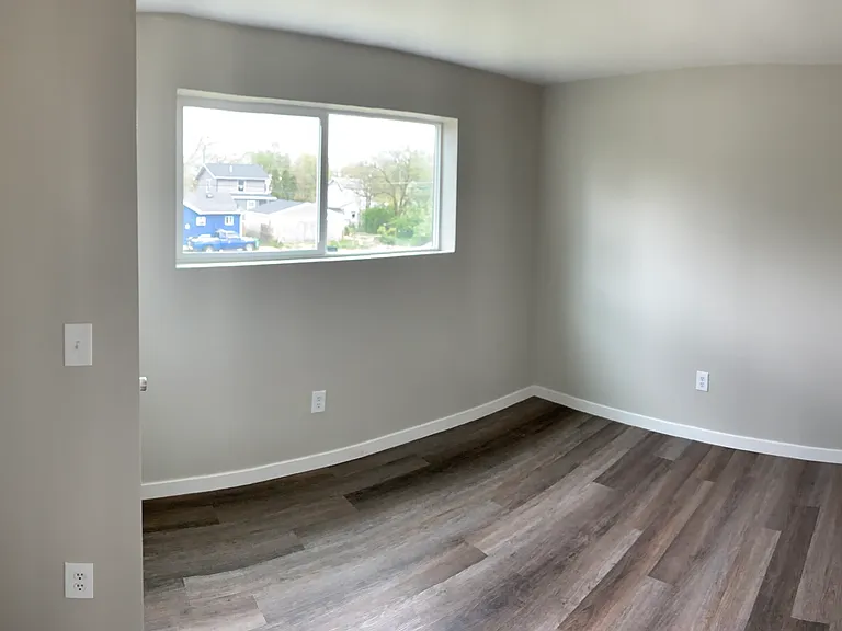 194-196 Schultz Ave #194 — Photo 3