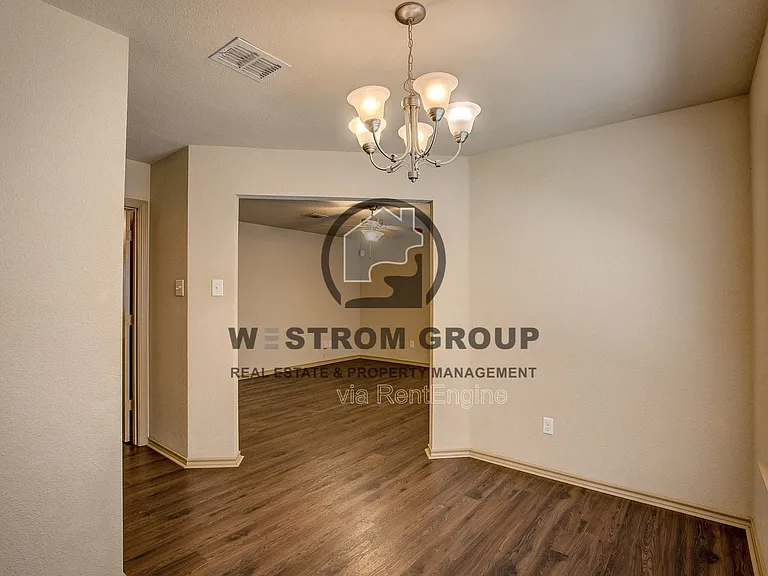 10721 Deauville Dr — Photo 13