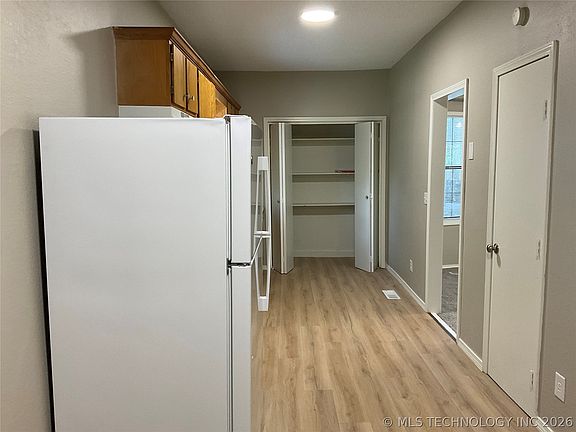 5th image of 1313 S Quincy Ave