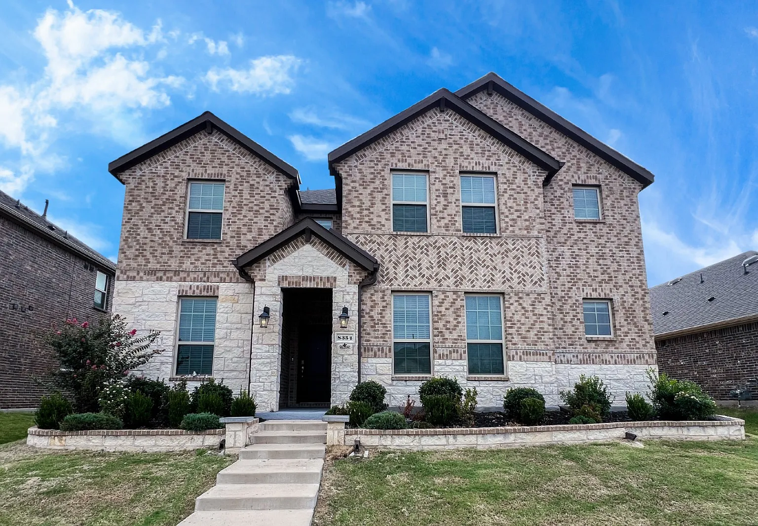 5 bed, 2962 sqft, $3,400 — Photo 1
