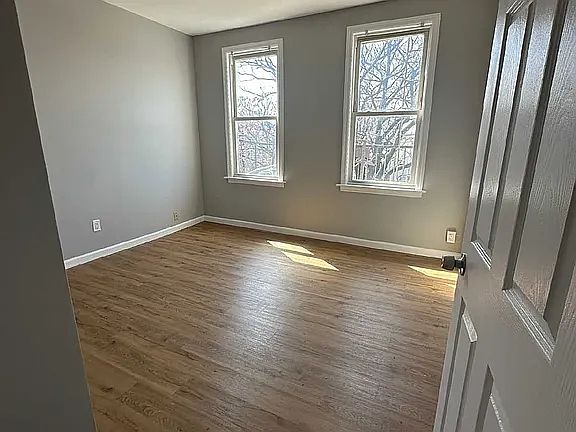 2nd image of 146 Inslee Pl #C