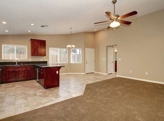 4th image of 4518 Fox Valley Cir