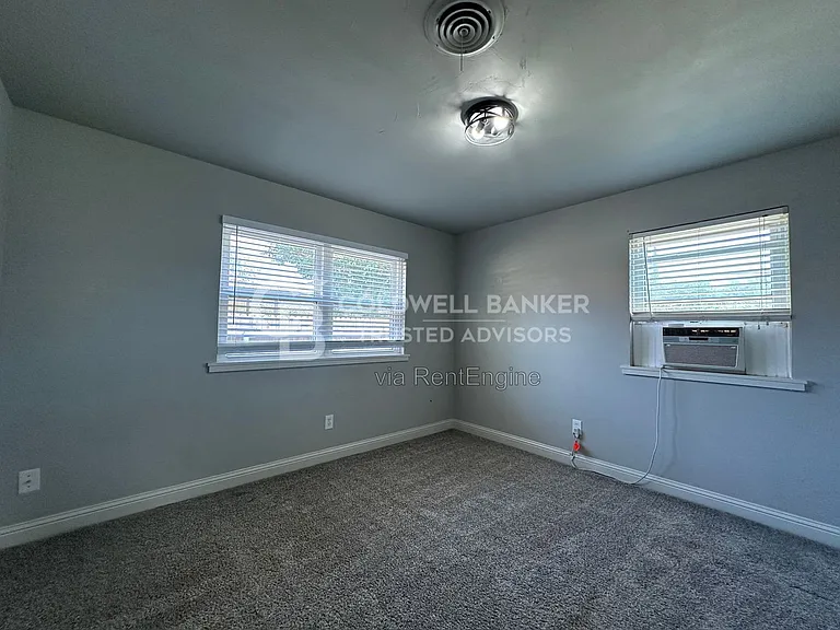 5315 23rd St — Photo 11