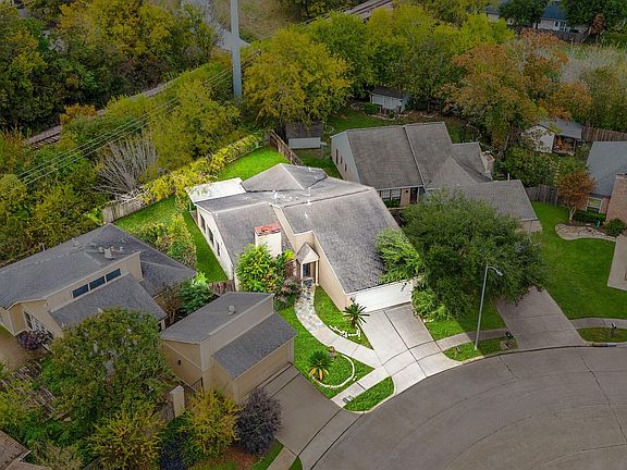 2nd image of 5455 Oakhaven Ln