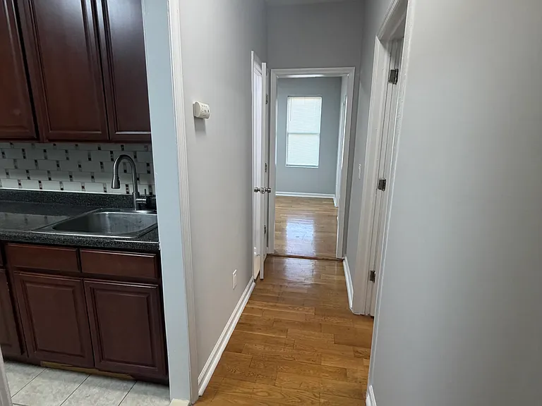146-150 Manhattan Ave #4A — Photo 2