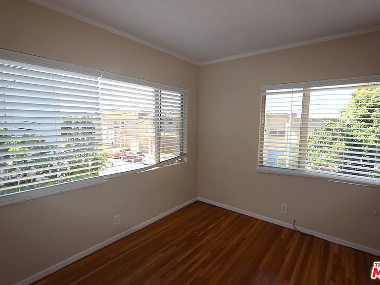 380 Pershing Dr — Photo 15