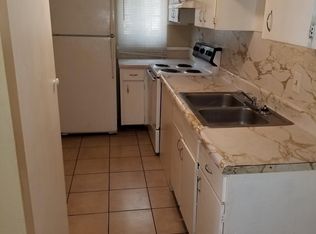 8728 N 48th St #B, Tampa, FL 33617