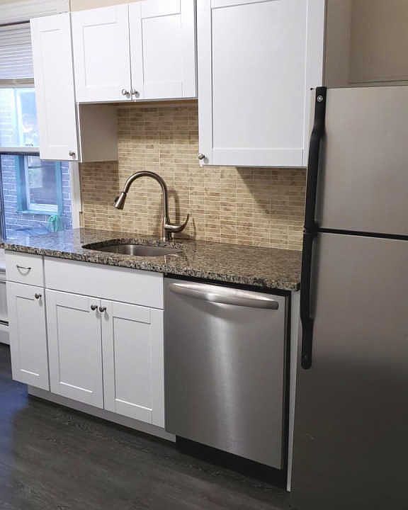 1st image of 17 W 6th Ave