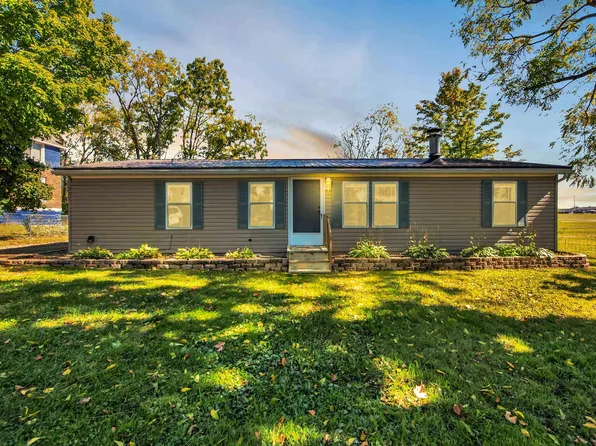595 S Almont Ave, Imlay City, MI 48444