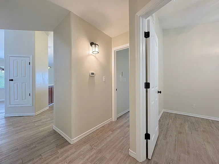 848 Sunset Park Dr — Photo 16