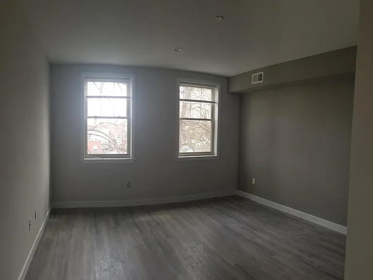 1249 N Myrtlewood St — Photo 15
