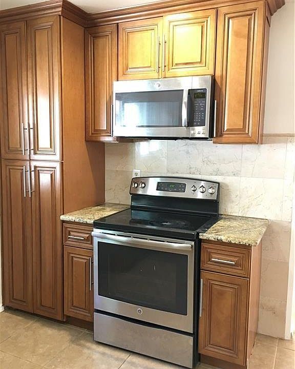 1st image of 2426 Cabrillo Ave