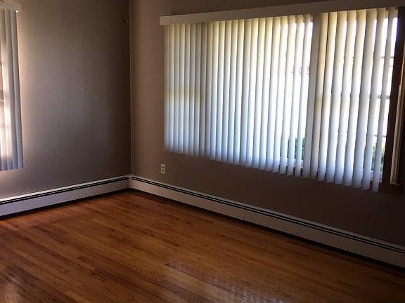 3rd image of 610 Anchor Dr