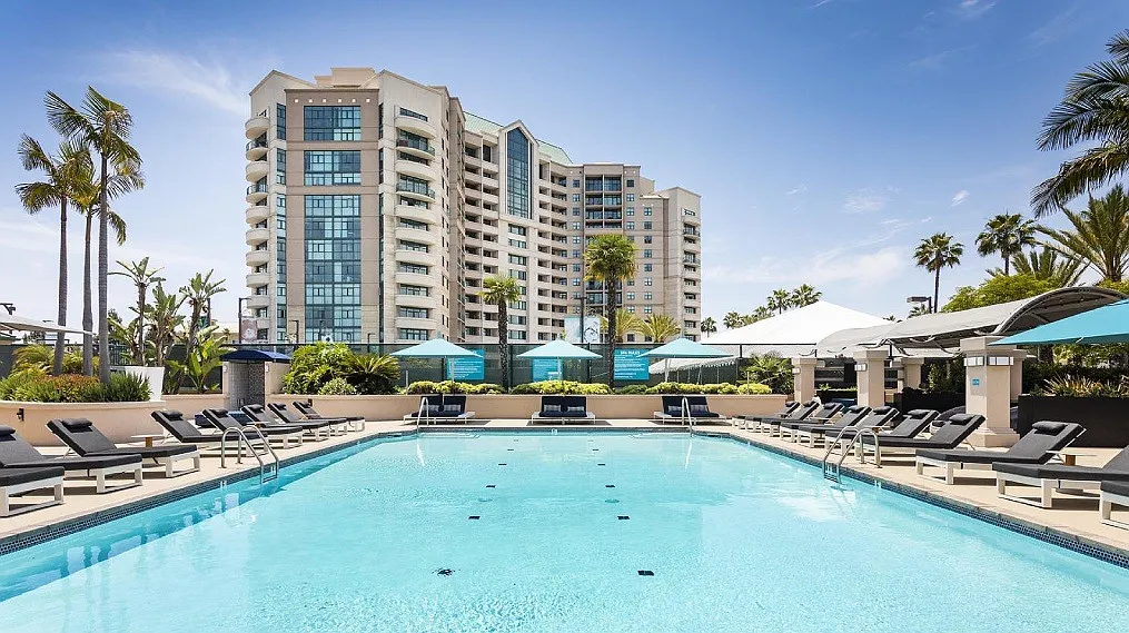 Towers at Costa Verde Apartments — Photo 3