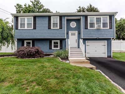 10 Pembroke Dr, Johnston, RI, 02919