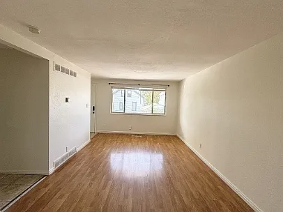 615 E 700 S — Photo 13
