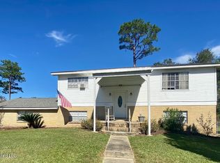 1229 Stemwood Dr, Picayune, MS 39466