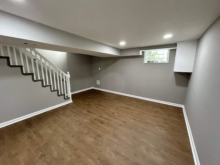 7850 Eastdale Rd — Photo 30
