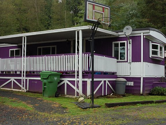 Exterior + Deck & Basketball Hoop