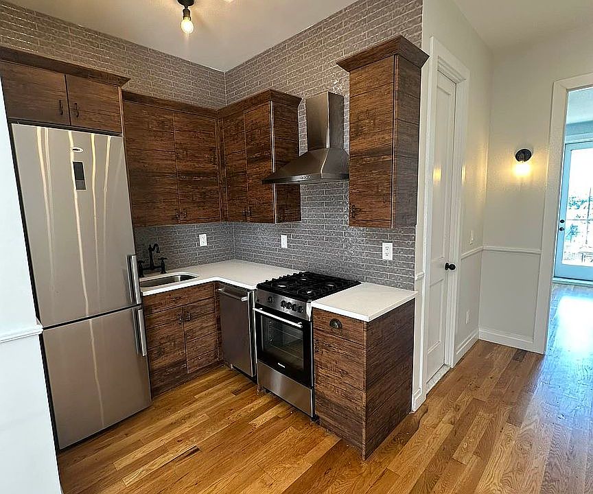 1st image of 331 Melrose St #2E