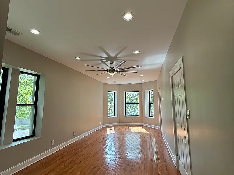 701 N Saint Louis Ave #2 — Photo 3
