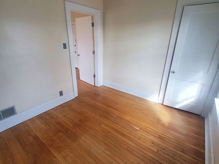 915 Minnesota Ave. ( 11 Unit) — Photo 3