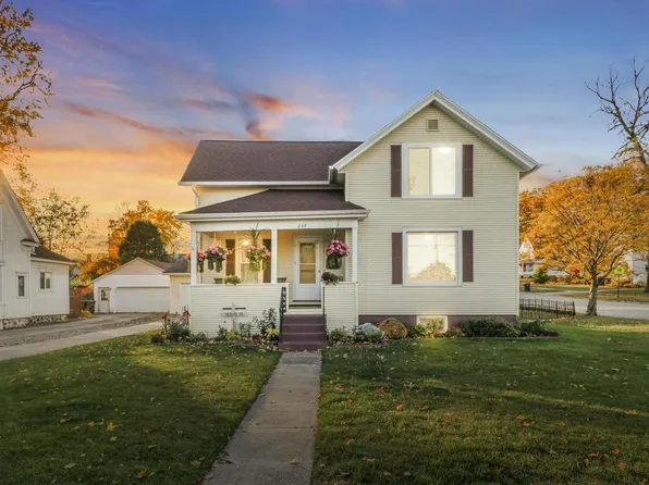 237 North Wilson Avenue, Jefferson, WI 53549