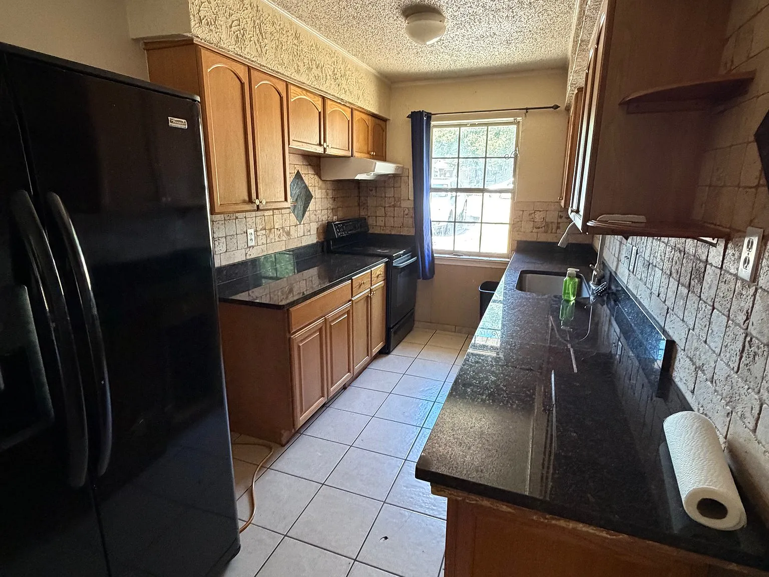 Charming and conveniently located Home in Duncanville with huge front and back yard - $1850/mo - TX — Photo 4