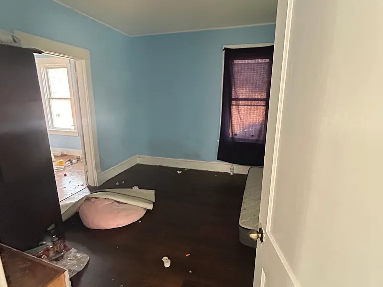 2345 Iowa St — Photo 10