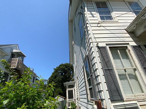 3rd image of 49 Oak St
