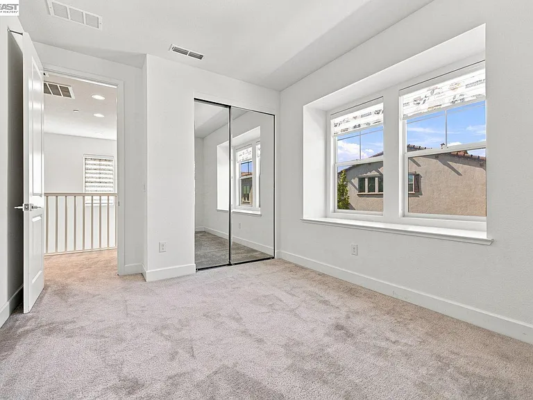 33 W Roccolino Ln — Photo 33