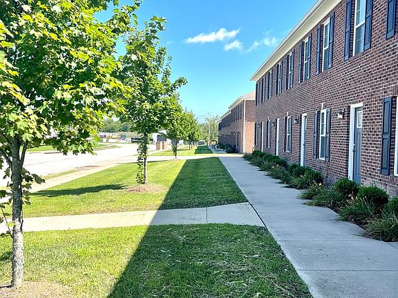 2nd image of 1037 Autumn Leaf Dr Unit 7