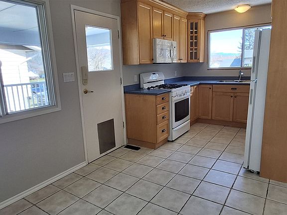 3rd image of 338 Beach Dr