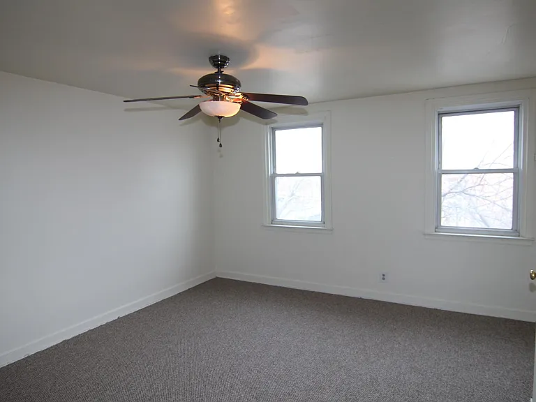 4512 Robbins Ave — Photo 5