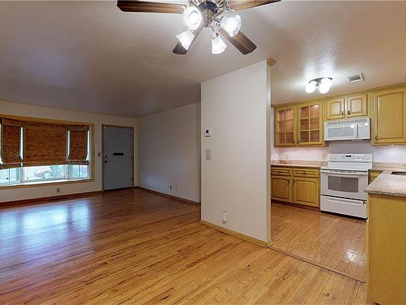 3rd image of 4505 N Stanley Ave