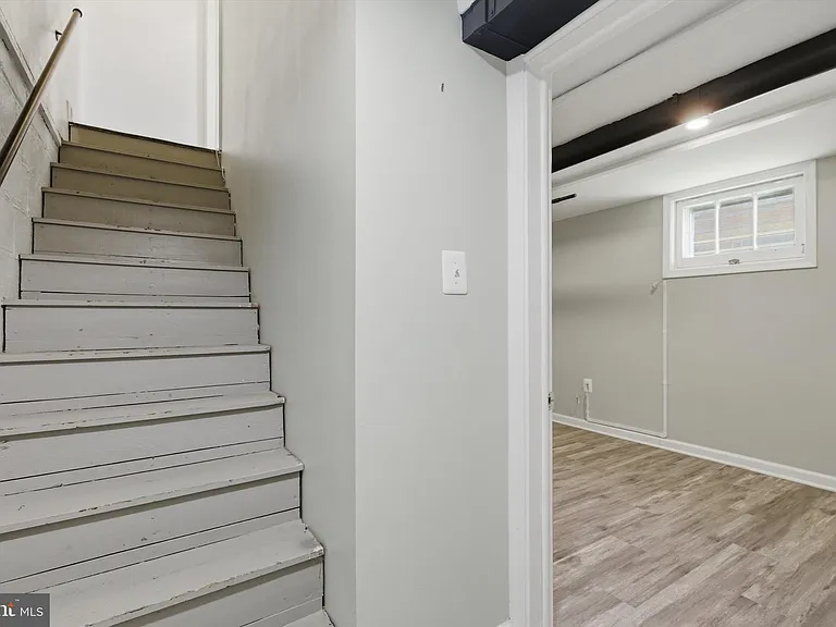 363 Gusryan St — Photo 19