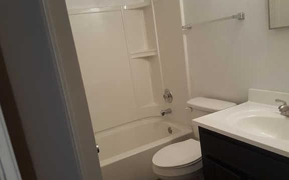4th image of 2829B Brunswick Dr